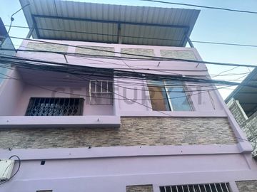 Venta Casa Rentera de Oportunidad en Sauces 6