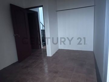 Venta Casa Rentera de Oportunidad en Sauces 6