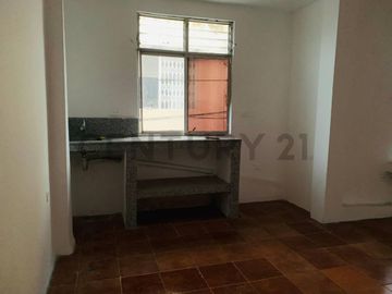 Venta Casa Rentera de Oportunidad en Sauces 6