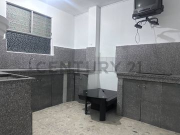Venta Casa Rentera de Oportunidad en Sauces 6