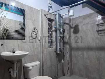 Venta Casa Rentera de Oportunidad en Sauces 6