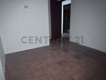 Venta Casa Rentera de Oportunidad en Sauces 6