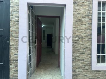 Venta Casa Rentera de Oportunidad en Sauces 6