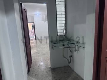 Venta Casa Rentera de Oportunidad en Sauces 6