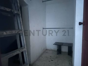 Venta Casa Rentera de Oportunidad en Sauces 6