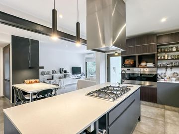 Moderna casa de 3 dormitorios en venta en Country Club Newman