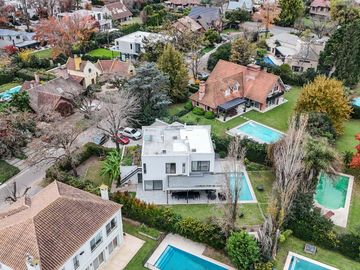 Moderna casa de 3 dormitorios en venta en Country Club Newman
