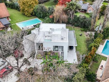 Moderna casa de 3 dormitorios en venta en Country Club Newman