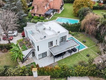 Moderna casa de 3 dormitorios en venta en Country Club Newman