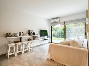 Moderna casa de 3 dormitorios en venta en Country Club Newman