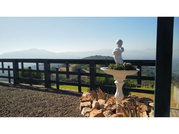 Casa en Venta en Fuerte Aguayo, Concón – Naturaleza y Confort a Solo 20 Minutos de la Ciudad