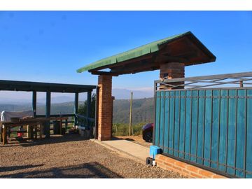 Casa en Venta en Fuerte Aguayo, Concón – Naturaleza y Confort a Solo 20 Minutos de la Ciudad