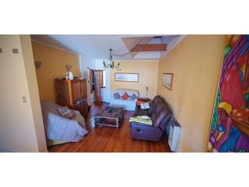 Iluminada, céntrica y cómoda casa familiar en Recreo