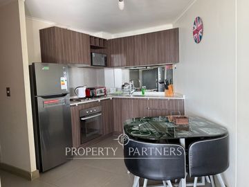 Acogedor departamento amoblado en condominio con vista al mar