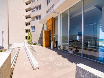 Acogedor departamento amoblado en condominio con vista al mar