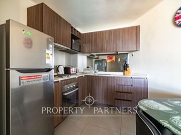 Acogedor departamento amoblado en condominio con vista al mar