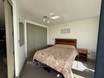 Acogedor departamento amoblado en condominio con vista al mar