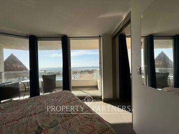 Acogedor departamento amoblado en condominio con vista al mar
