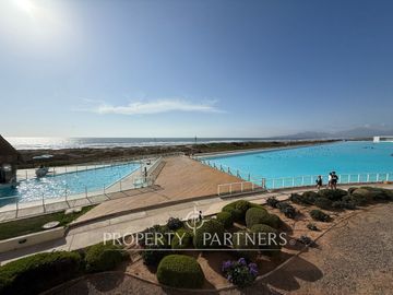 Acogedor departamento amoblado en condominio con vista al mar