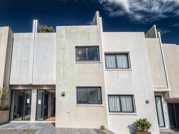 Casa en Venta en Colinas del Santuario, Roof Garden, 3 Recámaras !!