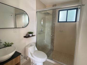 Casa en Venta en Colinas del Santuario, Roof Garden, 3 Recámaras !!