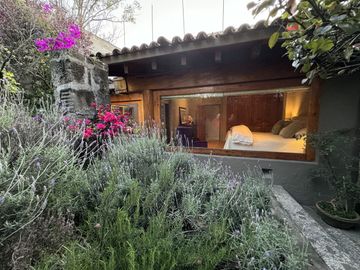 Casa en Venta con Jardín en Santa Fe 4 recámaras