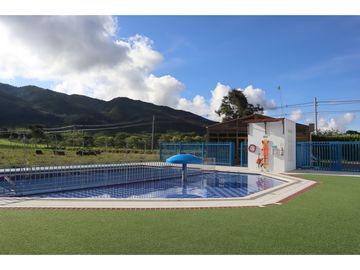 VENDO CASA EN CONDOMINIO EN GUADUAS
