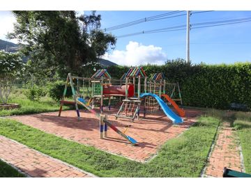 VENDO CASA EN CONDOMINIO EN GUADUAS