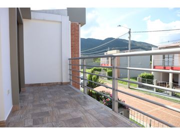 VENDO CASA EN CONDOMINIO EN GUADUAS
