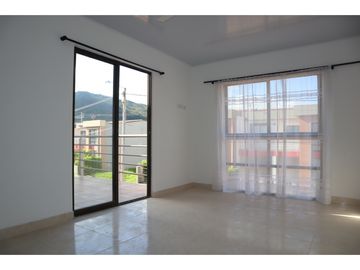 VENDO CASA EN CONDOMINIO EN GUADUAS