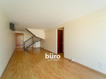 DEPARTAMENTO EN VENTA DÚPLEX CON TERRAZA EN LA AURORA MIRAFLORES