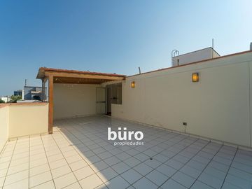 DEPARTAMENTO EN VENTA DÚPLEX CON TERRAZA EN LA AURORA MIRAFLORES