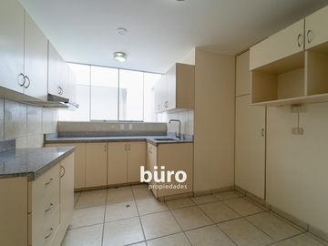 DEPARTAMENTO EN VENTA DÚPLEX CON TERRAZA EN LA AURORA MIRAFLORES