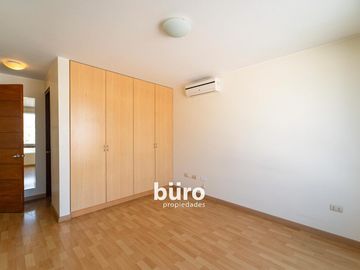 DEPARTAMENTO EN VENTA DÚPLEX CON TERRAZA EN LA AURORA MIRAFLORES