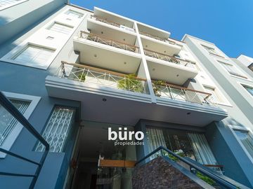 DEPARTAMENTO EN VENTA DÚPLEX CON TERRAZA EN LA AURORA MIRAFLORES