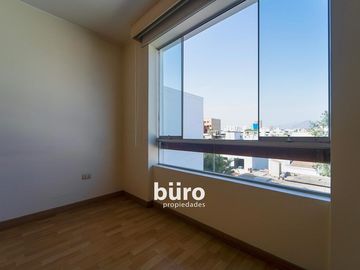DEPARTAMENTO EN VENTA DÚPLEX CON TERRAZA EN LA AURORA MIRAFLORES