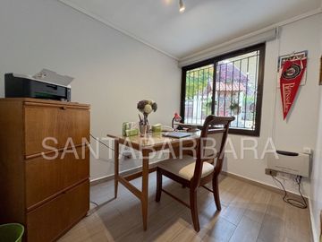 Casa de Dos Pisos con Subterráneo