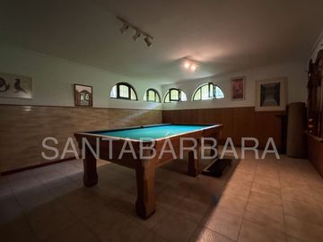 Casa de Dos Pisos con Subterráneo