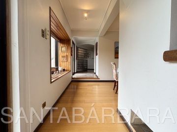 Casa de Dos Pisos con Subterráneo