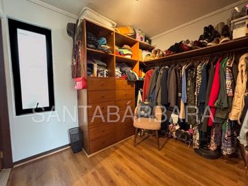 Casa de Dos Pisos con Subterráneo