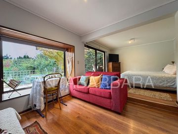 Casa de Dos Pisos con Subterráneo