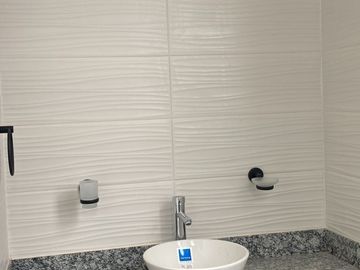 En Venta Casa en Zibata, 3er Recamara en PB, Jardín,  de SUPER LUJO !!
