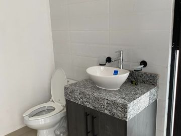 En Venta Casa en Zibata, 3er Recamara en PB, Jardín,  de SUPER LUJO !!