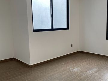 En Venta Casa en Zibata, 3er Recamara en PB, Jardín,  de SUPER LUJO !!