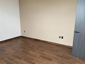 En Venta Casa en Zibata, 3er Recamara en PB, Jardín,  de SUPER LUJO !!