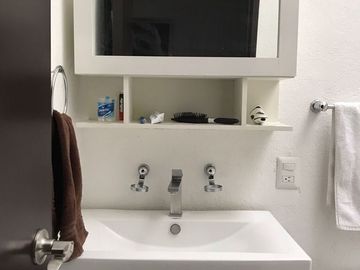 Se Vende Casa en Loma Dorada, 4 Recamaras, 5.5 Baños, Cuarto de Servicio..