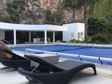 Se Vende Casa en Loma Dorada, 4 Recamaras, 5.5 Baños, Cuarto de Servicio..