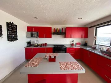 Se Vende Casa en Loma Dorada, 4 Recamaras, 5.5 Baños, Cuarto de Servicio..