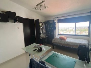 Se Vende Casa en Loma Dorada, 4 Recamaras, 5.5 Baños, Cuarto de Servicio..