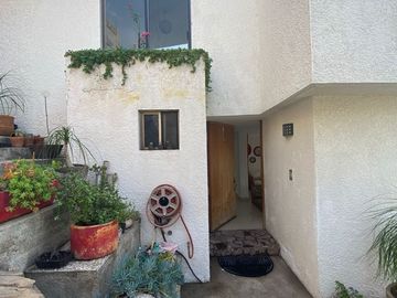 Se Vende Casa en Loma Dorada, 4 Recamaras, 5.5 Baños, Cuarto de Servicio..